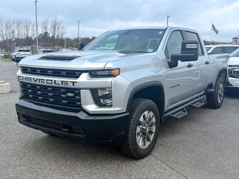 Used 2022 Chevrolet Silverado 2500 Custom w/ Custom Convenience Package image 3