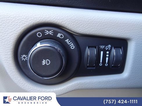 Used 2017 Chrysler Pacifica Touring-L Plus FWD image 22