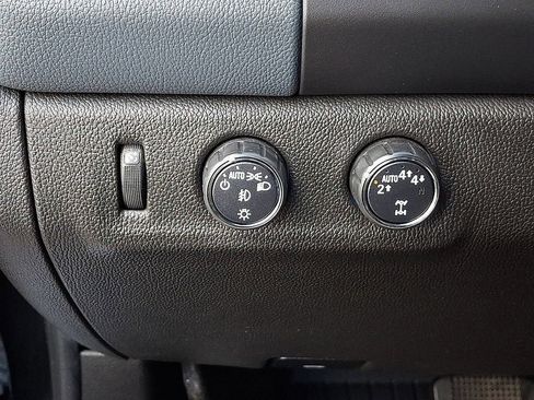 Used 2020 Chevrolet Colorado Z71 AWD/4WD image 29