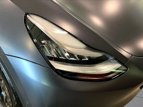 Used 2021 Tesla Model Y Long Range AWD/4WD image 22