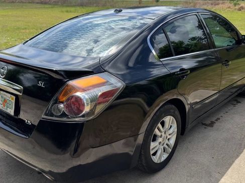 Used 2010 Nissan Altima 2.5 SL w/ Technology Pkg FWD image 5