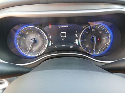 Used 2024 Chrysler Pacifica Touring-L FWD image 40