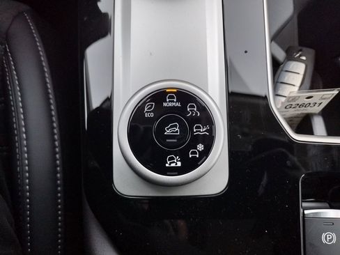 New 2026 Mitsubishi Outlander SE image 25