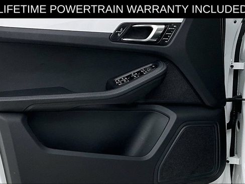 Used 2024 Porsche Macan w/ Premium Plus Package AWD/4WD image 24