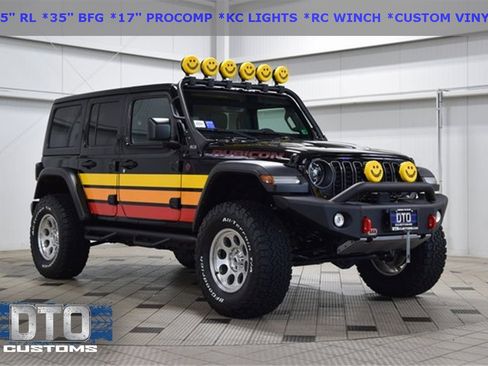 Used 2025 Jeep Wrangler Rubicon w/ Technology Group image 1