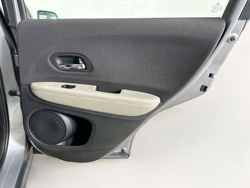 Used 2019 Honda HR-V LX image 28