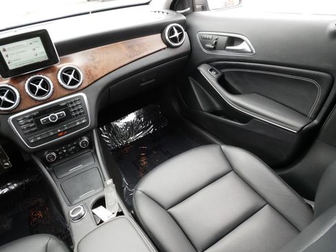 Used 2015 Mercedes-Benz GLA 250 4MATIC image 11