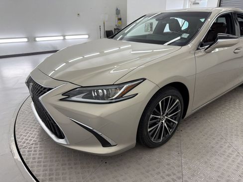 Certified 2023 Lexus ES 250 w/ Premium Package AWD/4WD image 31