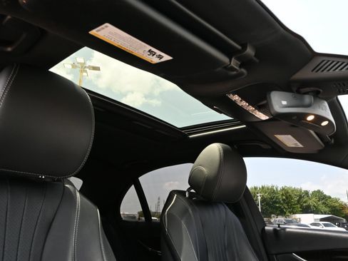 Used 2017 Mercedes-Benz E 300 image 28