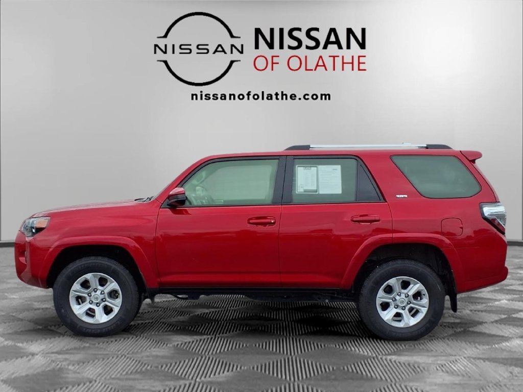 Used 2024 Toyota 4Runner SR5 AWD/4WD image 28