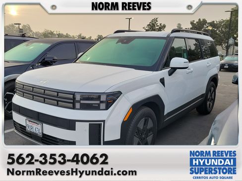 Used 2025 Hyundai Santa Fe SEL image 1