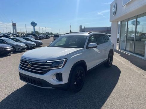 New 2026 Volkswagen Atlas SE AWD/4WD image 2