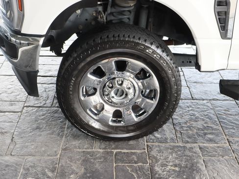Used 2024 Ford F250 Lariat w/ Chrome Package image 11
