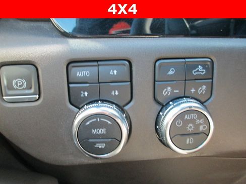 Used 2024 GMC Sierra 1500 SLT w/ SLT Premium Plus Package image 29