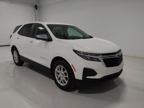 Used 2022 Chevrolet Equinox LS w/ LPO, Chrome Package image 13