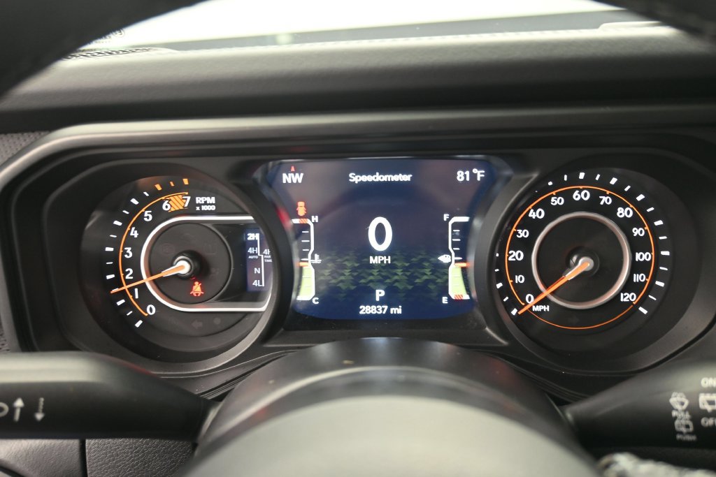 Used 2025 Jeep Wrangler Unlimited Rubicon AWD/4WD image 34