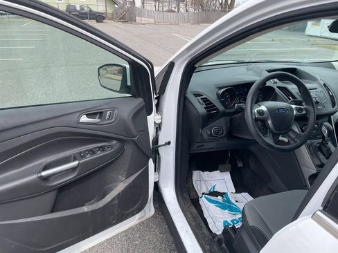 Used 2016 Ford Escape SE w/ SE Cold Weather Package image 10