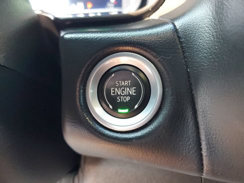Used 2022 Chevrolet Tahoe LT w/ LT Signature Package AWD/4WD image 24