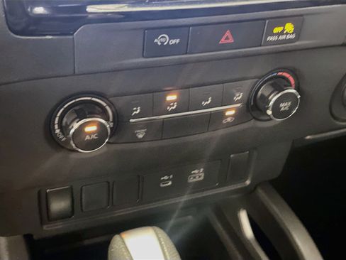 Used 2023 Nissan Frontier SV AWD/4WD image 23