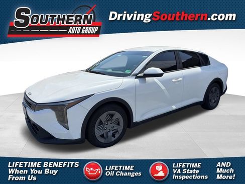 Used 2025 Kia K4 FWD image 1