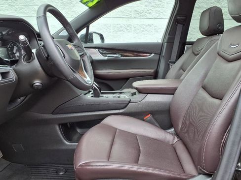 Used 2024 Cadillac XT6 Premium Luxury image 15