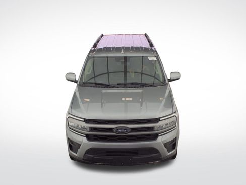 Used 2024 Ford Expedition Max XLT image 2