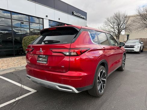 Used 2024 Mitsubishi Outlander SE image 7