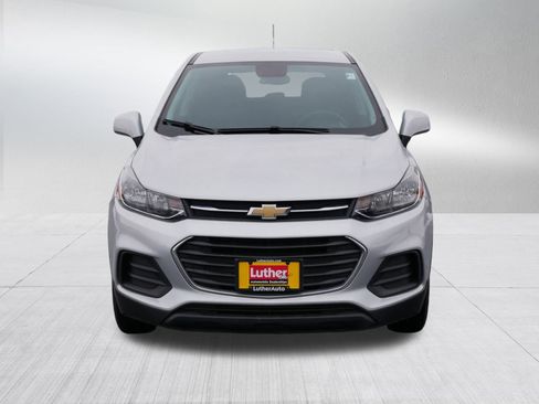 Used 2022 Chevrolet Trax LS w/ Tint and Cruise Package image 2