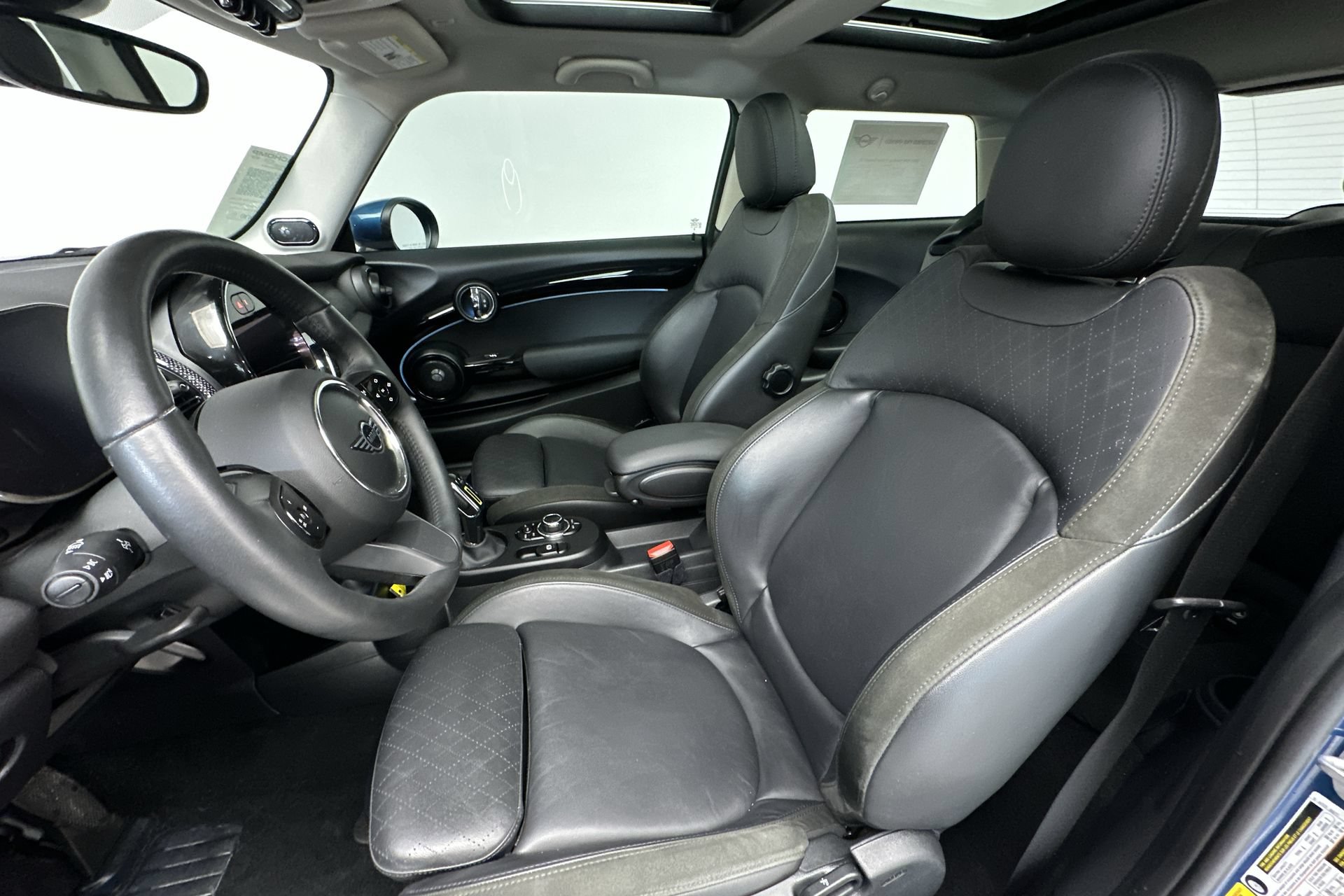 Certified 2024 MINI Cooper SE w/ Signature Upholstery Package FWD image 13