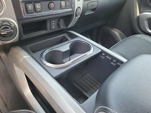 Used 2017 Nissan Titan PRO-4X AWD/4WD image 24
