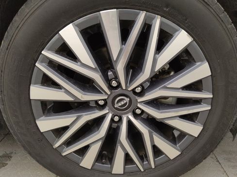 Used 2025 Nissan Altima 2.5 SV FWD image 31
