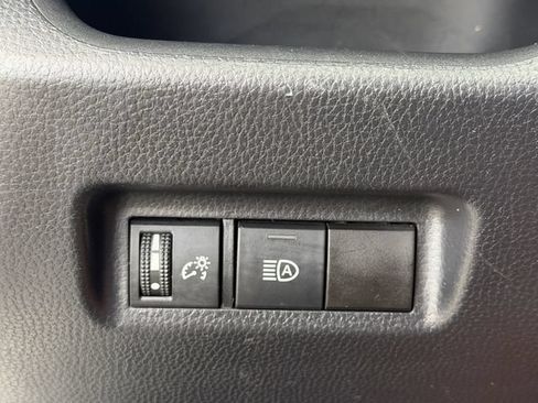 Used 2021 Toyota RAV4 XLE FWD image 18