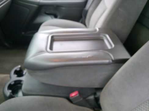 Used 2006 Chevrolet Silverado 2500 LT w/ Snow Plow Prep Package image 40