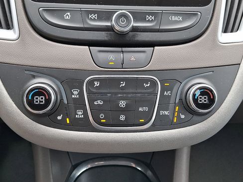 Used 2024 Chevrolet Malibu LT FWD image 15