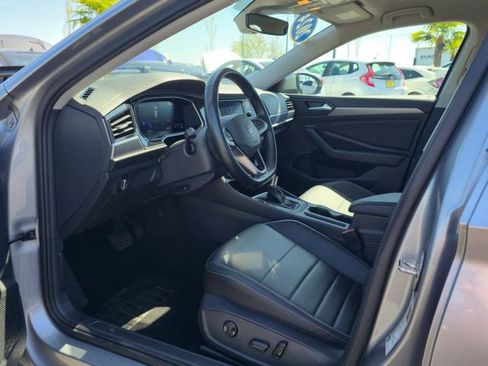 Used 2024 Volkswagen Jetta SE FWD image 44