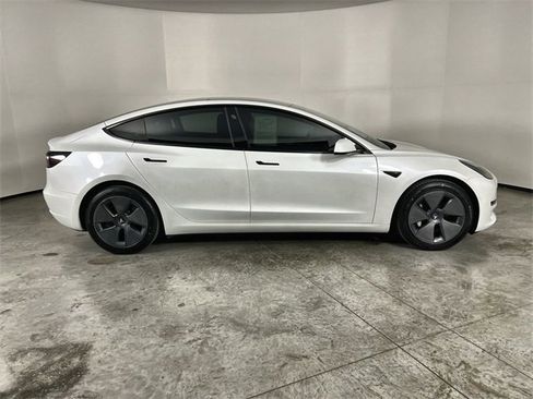 Used 2022 Tesla Model 3 Long Range image 9