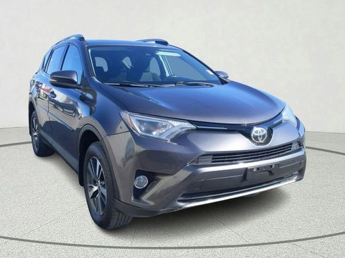 Used 2018 Toyota RAV4 XLE image 1