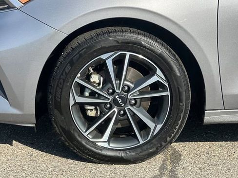 Certified 2024 Kia Forte LXS FWD image 31