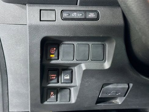 Used 2023 Nissan Frontier SV w/ Midnight Edition Package image 10