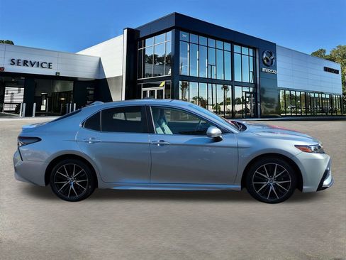 Used 2023 Toyota Camry SE w/ Convenience Package image 3