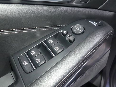 Used 2020 BMW X5 M50i w/ Premium Package image 21