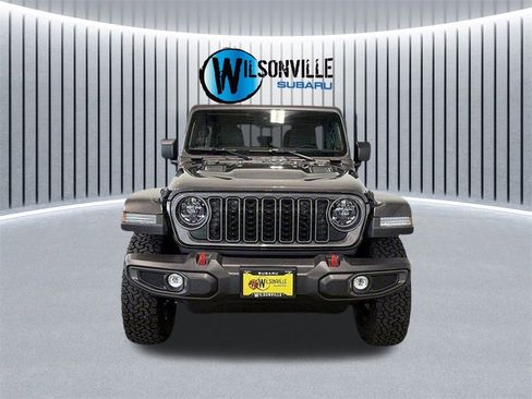 Used 2025 Jeep Wrangler Unlimited Rubicon image 4