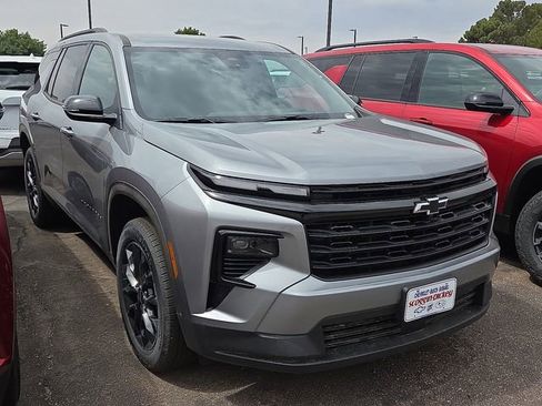 New 2026 Chevrolet Traverse LT w/ Midnight/Sport Edition FWD image 4