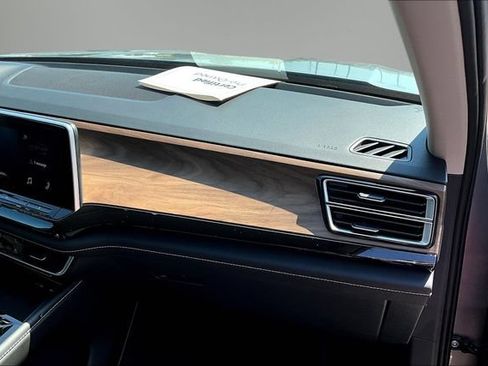 Certified 2026 Volkswagen Atlas SE FWD image 29