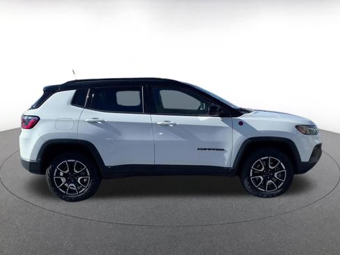 Used 2025 Jeep Compass Trailhawk image 16