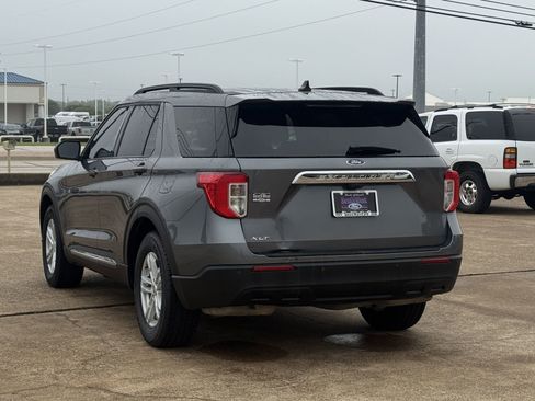Used 2024 Ford Explorer XLT RWD image 6