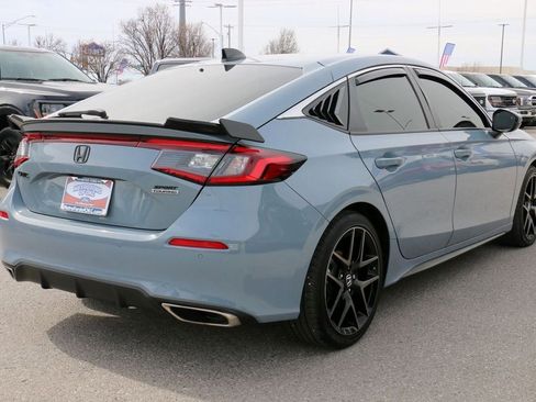 Used 2024 Honda Civic Sport Touring image 5