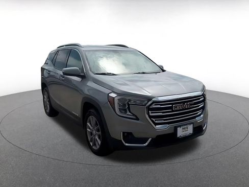 Used 2024 GMC Terrain SLT AWD/4WD image 3
