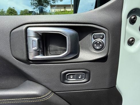 Used 2024 Jeep Wrangler Unlimited Sahara w/ Technology Group AWD/4WD image 12