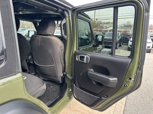 Used 2022 Jeep Wrangler Unlimited Sport image 15
